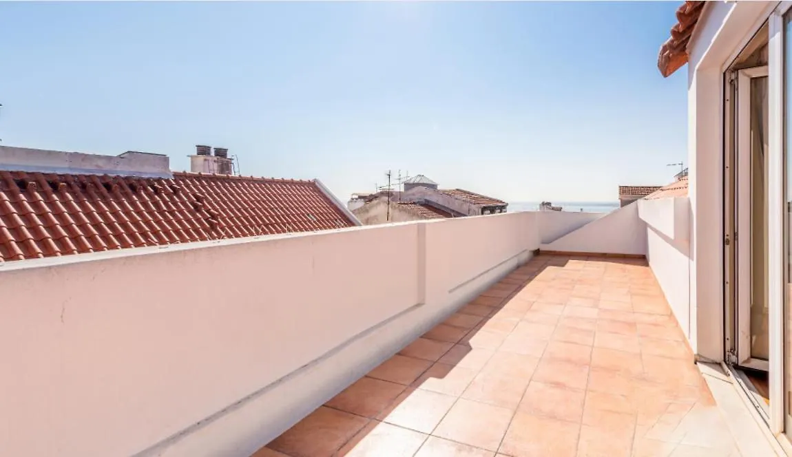 Апартаменты Guestready - Rare Terrace Apt, Historic Center Лиссабон